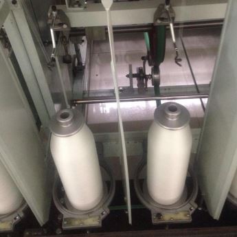 Máquina de torção dois por um fio